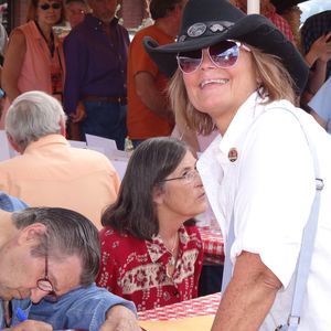 Meet your Posher, Sandy